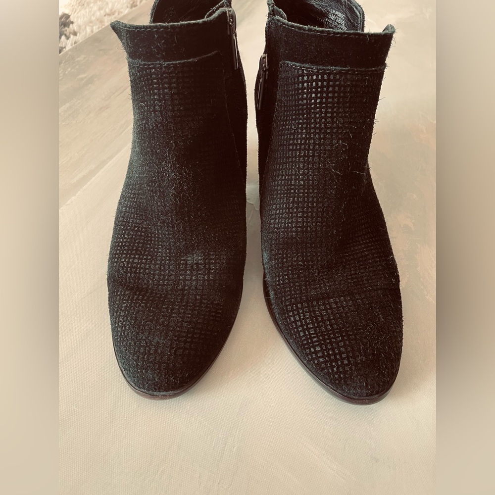 Lucky Brand Textured Black Ankle Boots